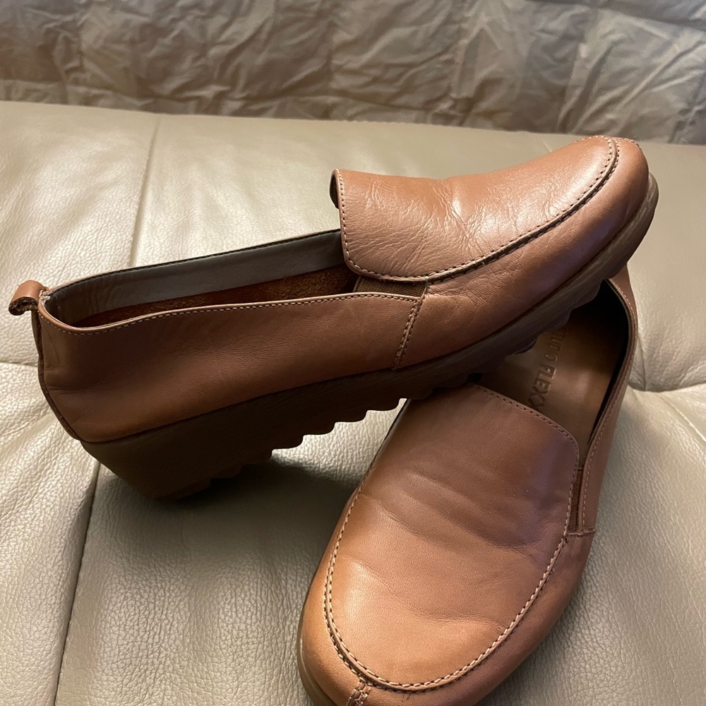 Women's Tan Leather Loafers